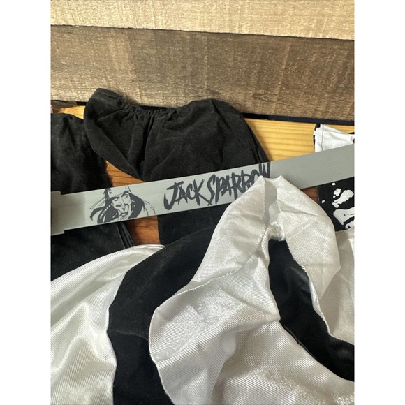 Wendy The Wench Pirate Costume One Size Fits Most - Picture 8 of 9